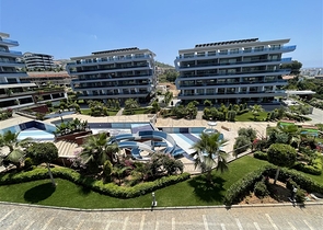 اطلالة بحر - شقة مميزة ضمن مجمع فاخر -في كارجي جاك / الانيا 