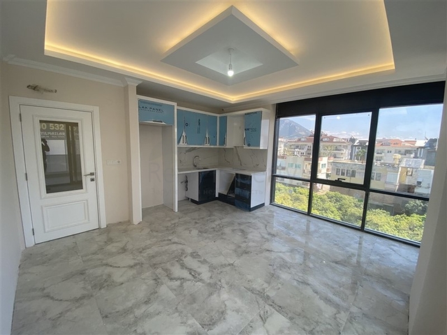 شقق ضمن مجمع جديد -قريبة من المشفى الحكومي في اوبا / الانيا 