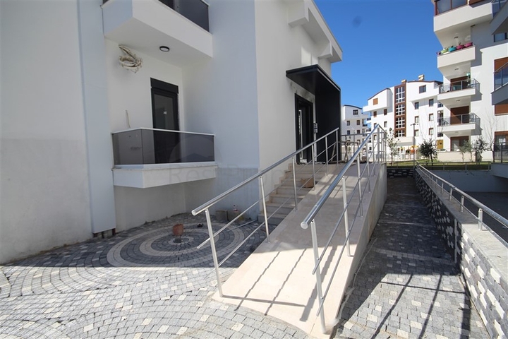 شقق ضمن مجمع جديد -قريبة من المشفى الحكومي في اوبا / الانيا 