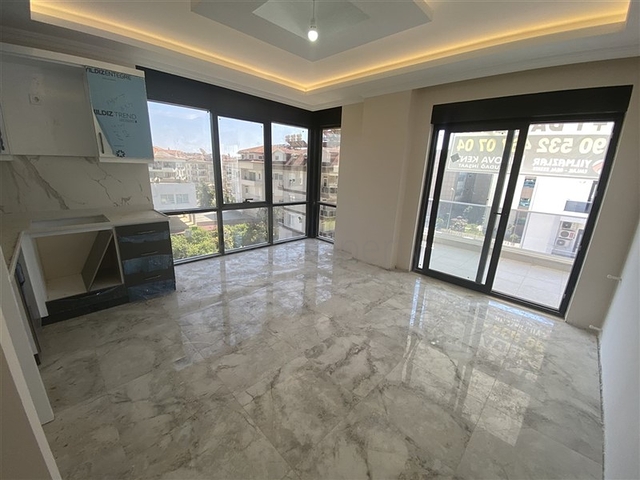 شقق ضمن مجمع جديد -قريبة من المشفى الحكومي في اوبا / الانيا 