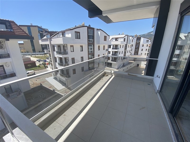 شقق ضمن مجمع جديد -قريبة من المشفى الحكومي في اوبا / الانيا 