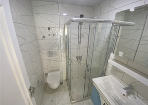 شقق ضمن مجمع جديد -قريبة من المشفى الحكومي في اوبا / الانيا 