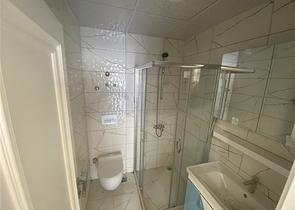 شقق ضمن مجمع جديد -قريبة من المشفى الحكومي في اوبا / الانيا 