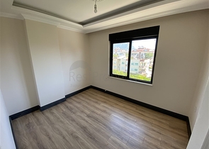 شقق ضمن مجمع جديد -قريبة من المشفى الحكومي في اوبا / الانيا 