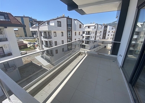 شقق ضمن مجمع جديد -قريبة من المشفى الحكومي في اوبا / الانيا 