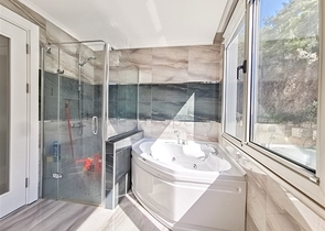 اطلالة بحر مباشرة - مجمع 5 نجوم - شقة 2 غرفة وصالة -في كارجي جاك / الانيا 