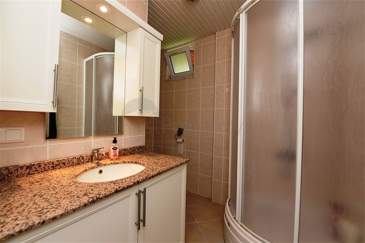 اطلالة بحر وقلعة -فيلا مستقلة مع مسبح خاص - في مركز الانيا