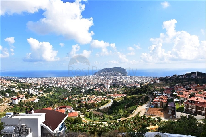 اطلالة بحر وقلعة -فيلا مستقلة مع مسبح خاص - في مركز الانيا