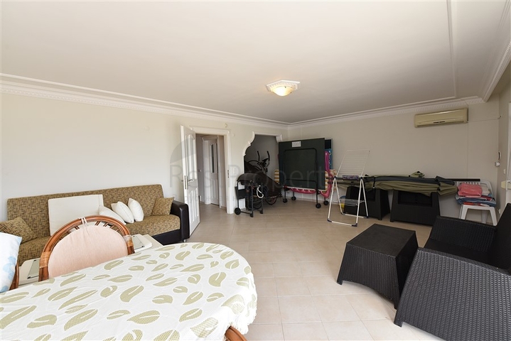 اطلالة بحر وقلعة -فيلا مستقلة مع مسبح خاص - في مركز الانيا