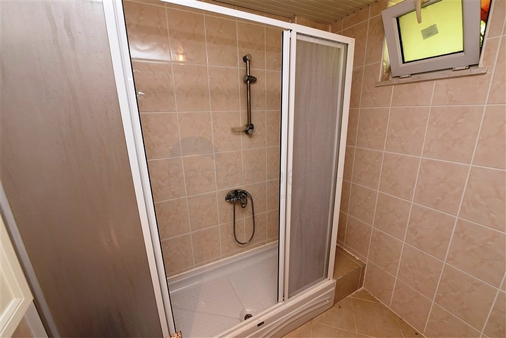 اطلالة بحر وقلعة -فيلا مستقلة مع مسبح خاص - في مركز الانيا