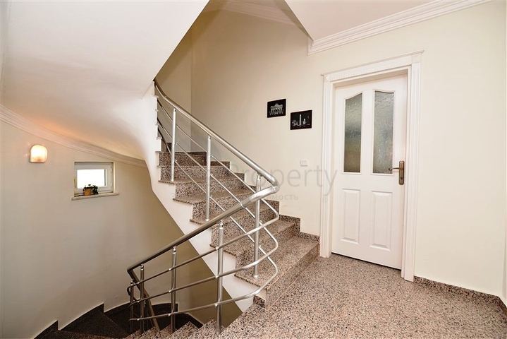 اطلالة بحر وقلعة -فيلا مستقلة مع مسبح خاص - في مركز الانيا