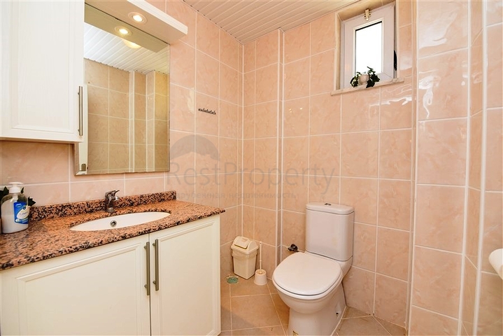 اطلالة بحر وقلعة -فيلا مستقلة مع مسبح خاص - في مركز الانيا