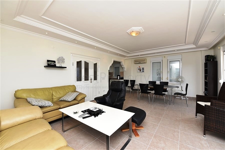 اطلالة بحر وقلعة -فيلا مستقلة مع مسبح خاص - في مركز الانيا