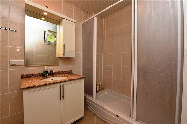 اطلالة بحر وقلعة -فيلا مستقلة مع مسبح خاص - في مركز الانيا