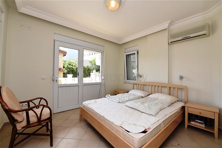 اطلالة بحر وقلعة -فيلا مستقلة مع مسبح خاص - في مركز الانيا