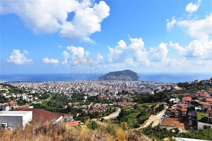 اطلالة بحر وقلعة -فيلا مستقلة مع مسبح خاص - في مركز الانيا