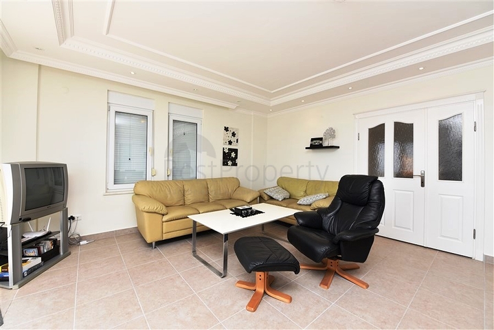 اطلالة بحر وقلعة -فيلا مستقلة مع مسبح خاص - في مركز الانيا