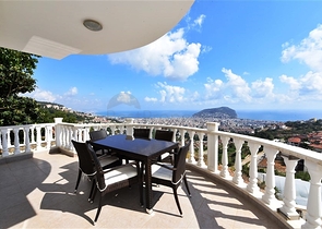 اطلالة بحر وقلعة -فيلا مستقلة مع مسبح خاص - في مركز الانيا