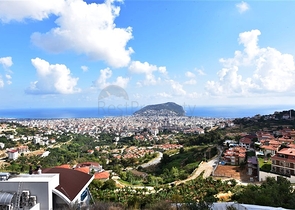 اطلالة بحر وقلعة -فيلا مستقلة مع مسبح خاص - في مركز الانيا