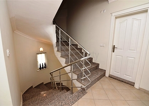 اطلالة بحر وقلعة -فيلا مستقلة مع مسبح خاص - في مركز الانيا