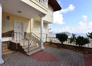 اطلالة بحر وقلعة -فيلا مستقلة مع مسبح خاص - في مركز الانيا