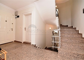 اطلالة بحر وقلعة -فيلا مستقلة مع مسبح خاص - في مركز الانيا