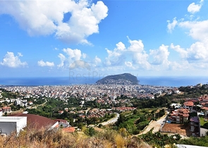 اطلالة بحر وقلعة -فيلا مستقلة مع مسبح خاص - في مركز الانيا