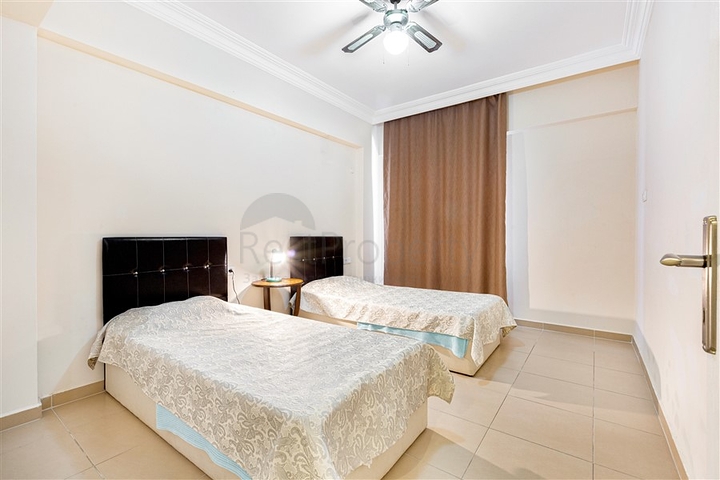 قريبة من البحر - وفي موقع مركزي ممتاز -شقة 2 غرفة وصالة -في اوبا / الانيا 