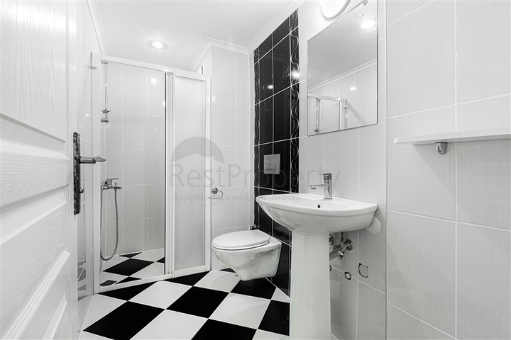 قريبة من البحر - وفي موقع مركزي ممتاز -شقة 2 غرفة وصالة -في اوبا / الانيا 