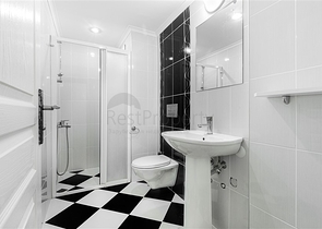 قريبة من البحر - وفي موقع مركزي ممتاز -شقة 2 غرفة وصالة -في اوبا / الانيا 