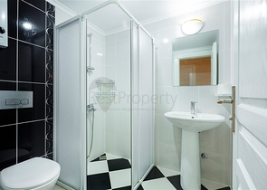 قريبة من البحر - وفي موقع مركزي ممتاز -شقة 2 غرفة وصالة -في اوبا / الانيا 