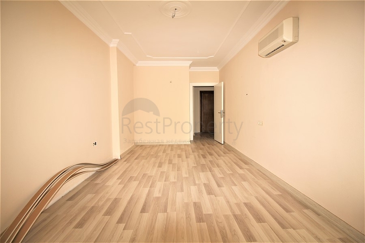 موقع مركزي -شقة غرفة وصالة -قريبة من شاطئ كليوباترا /الانيا 