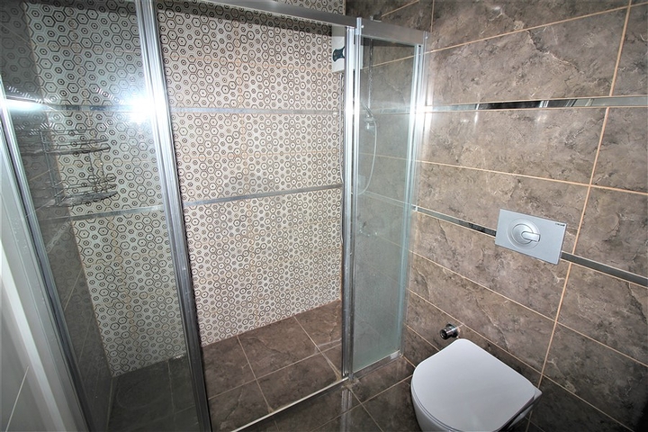 موقع مركزي -شقة غرفة وصالة -قريبة من شاطئ كليوباترا /الانيا 