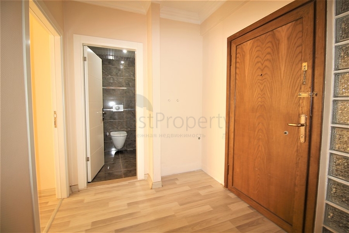 موقع مركزي -شقة غرفة وصالة -قريبة من شاطئ كليوباترا /الانيا 