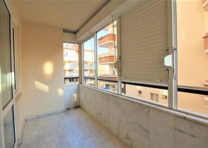 موقع مركزي -شقة غرفة وصالة -قريبة من شاطئ كليوباترا /الانيا 