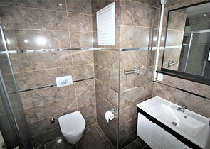 موقع مركزي -شقة غرفة وصالة -قريبة من شاطئ كليوباترا /الانيا 