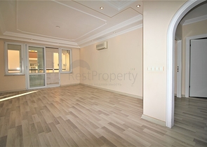 موقع مركزي -شقة غرفة وصالة -قريبة من شاطئ كليوباترا /الانيا 