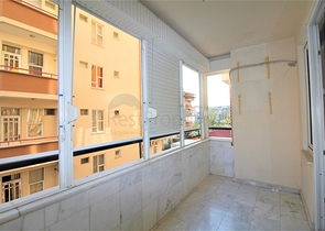 موقع مركزي -شقة غرفة وصالة -قريبة من شاطئ كليوباترا /الانيا 