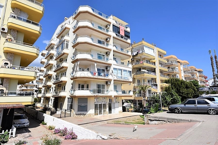 خط اول على البحر -شقة 2 غرفة وصالة -في مهموتلار / الانيا 