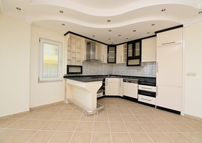 خط اول على البحر -شقة 2 غرفة وصالة -في مهموتلار / الانيا 