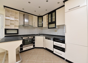 خط اول على البحر -شقة 2 غرفة وصالة -في مهموتلار / الانيا 