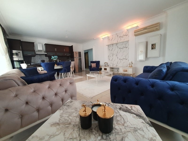 اطلالة بحر وقلعة -شقة فاخرة - تصميم 2 غرفة وصالة -في جيكجلي / الانيا 