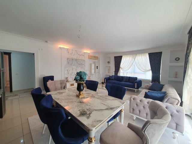 اطلالة بحر وقلعة -شقة فاخرة - تصميم 2 غرفة وصالة -في جيكجلي / الانيا 