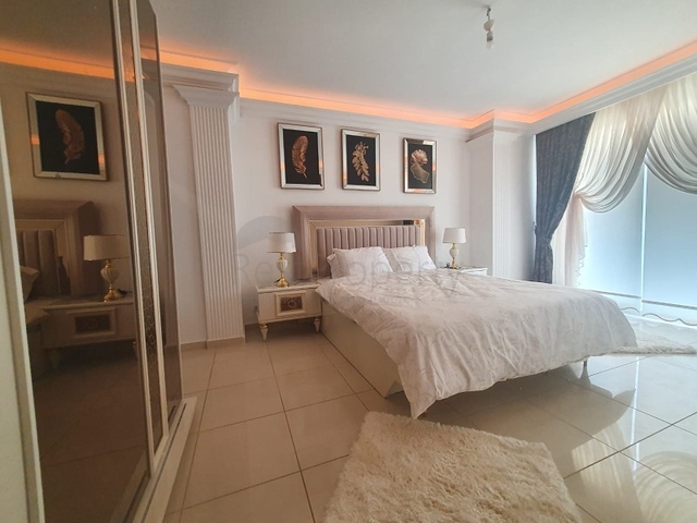 اطلالة بحر وقلعة -شقة فاخرة - تصميم 2 غرفة وصالة -في جيكجلي / الانيا 