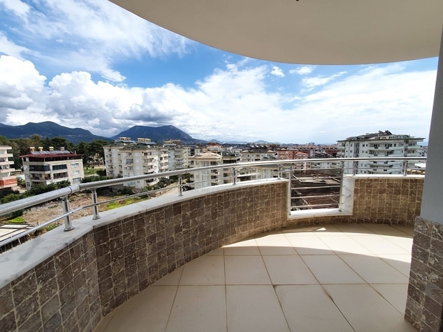 اطلالة بحر وقلعة -شقة فاخرة - تصميم 2 غرفة وصالة -في جيكجلي / الانيا 