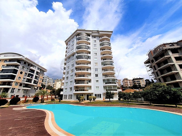 اطلالة بحر وقلعة -شقة فاخرة - تصميم 2 غرفة وصالة -في جيكجلي / الانيا 