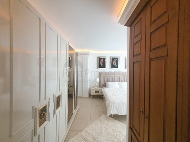 اطلالة بحر وقلعة -شقة فاخرة - تصميم 2 غرفة وصالة -في جيكجلي / الانيا 