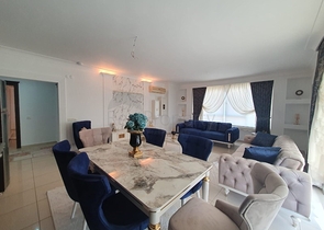 اطلالة بحر وقلعة -شقة فاخرة - تصميم 2 غرفة وصالة -في جيكجلي / الانيا 