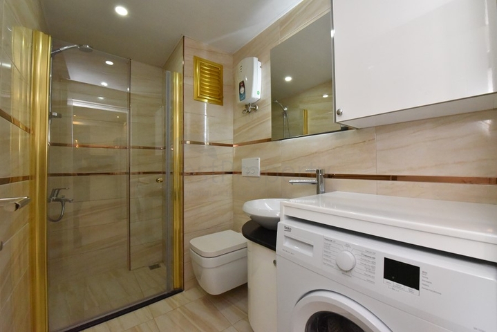 قريبة من شاطئ كليوباترا -شقة انيقة -تصميم 1+1 - في مركز الانيا 