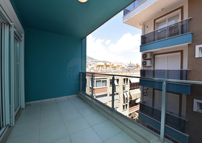 قريبة من شاطئ كليوباترا -شقة انيقة -تصميم 1+1 - في مركز الانيا 